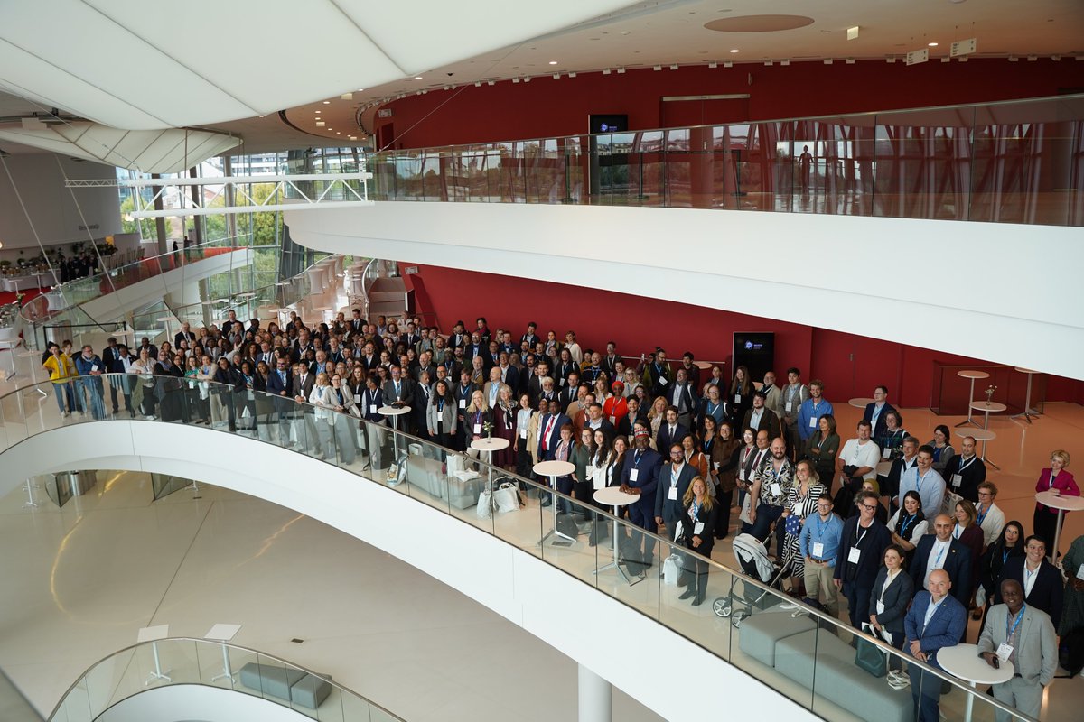 oidp_org's tweet photo. 🌍 25 years of participatory democracy in Kraków!

#OIDP25 brought together cities, territories and democratic practicioners from around the world to reflect on the future of participatory democracy.

📄 Read the full conference recap and key outcomes: https://t.co/e2zszxS7dI https://t.co/VtzZAvyROK
