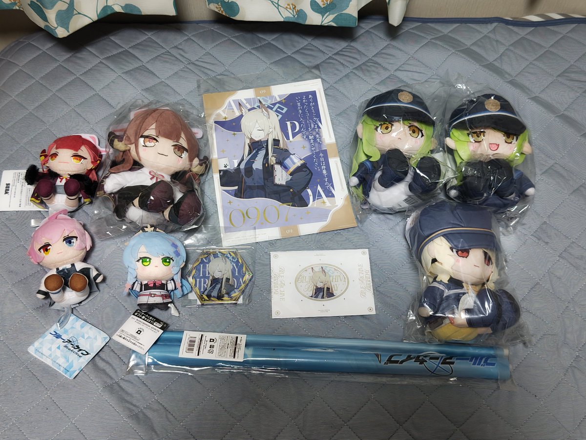 RyuseiToho's tweet photo. 本日の戦果

ミネぬいに5北里持っていかれた
おのれGIGO…
橘姉妹＋アオバは買うつもりなかったけどTLであんだけ楽しそうなぬい写出されまくったら欲しくなるじゃん！！！！！！
置き場所どうすんの！！！！！！ https://t.co/kmZssTlInw