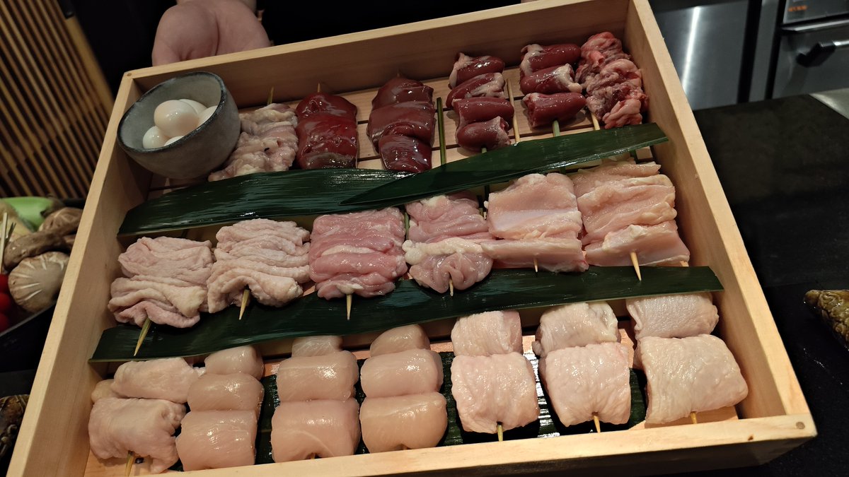 mokimoki530's tweet photo. お好みで選べる串は銀杏とどんこにしました
〆は濃厚な卵黄の卵かけご飯と追加で鶏出汁の醤油ラーメンでした
卵かけご飯も美味しかったし、ラーメンスープが鶏の香りと旨味が凝縮されていて、気分はお代わり欲しかったほど✨
ごちそうさまでした😋 https://t.co/u9XilXElAz
