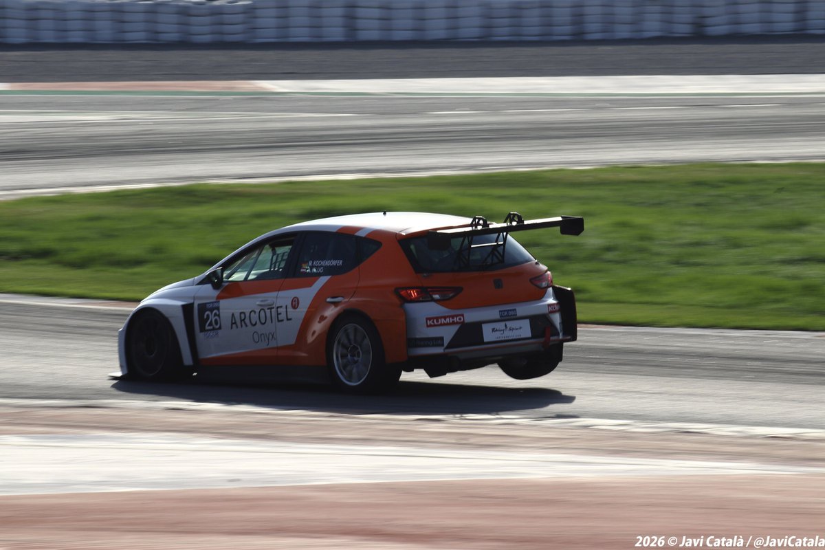 JaviCatala's tweet photo. Selección rápida de las fotos que hice ayer domingo en el @CircuitValencia con motivo de la celebración de @SouthGt4 + ROOW #IberianSupercars #SupercarsEspana #CPV #GT4 #GTC #TCR ( 1 / 6 ) https://t.co/bTuZAq4MPY