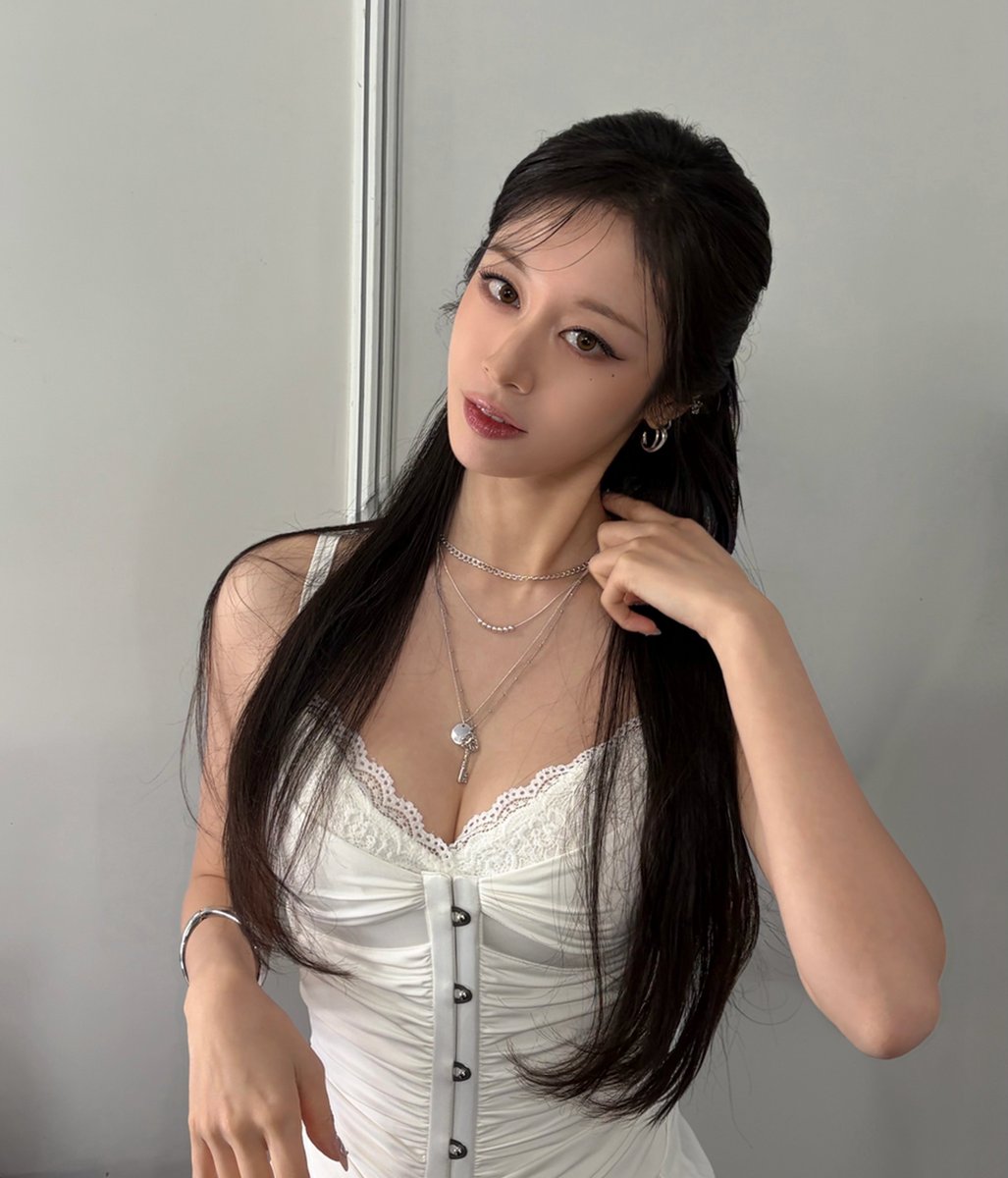 Like_JIYEON_E's tweet photo. 260928 지연이 인스타그램 https://t.co/C5tQrj8mU7