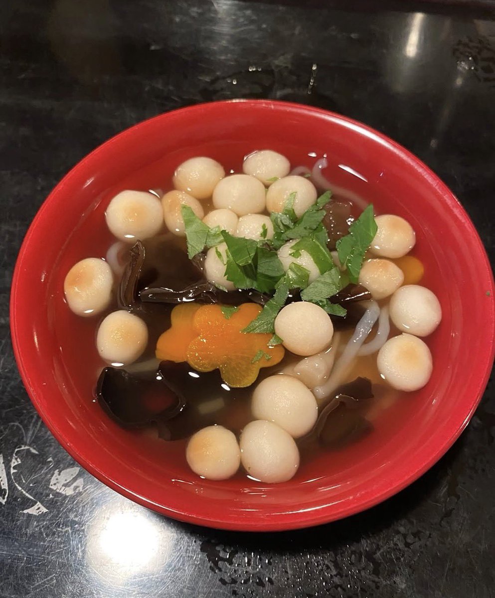Fukushima_sanpo's tweet photo. 会津に来たら、何食べる？😋✨
独自に���んだ「会津のソウルフード」TOP4！

🥇喜多方ラーメン🍜
朝から食べたくなる、会津を代表する一杯！

🥈会津ソースカツ丼
甘辛いソースが染みたカツで、ご飯が進む🤤

🥉こづゆ
貝柱のだしが広がる、会津のお祝いに欠かせない味✨

④会津の馬刺し
赤身に辛味噌醤油を合わせるのが会津流！

みんなの1位はどれ？🙋
「これも入れて！」という会津の味も教えてね😊