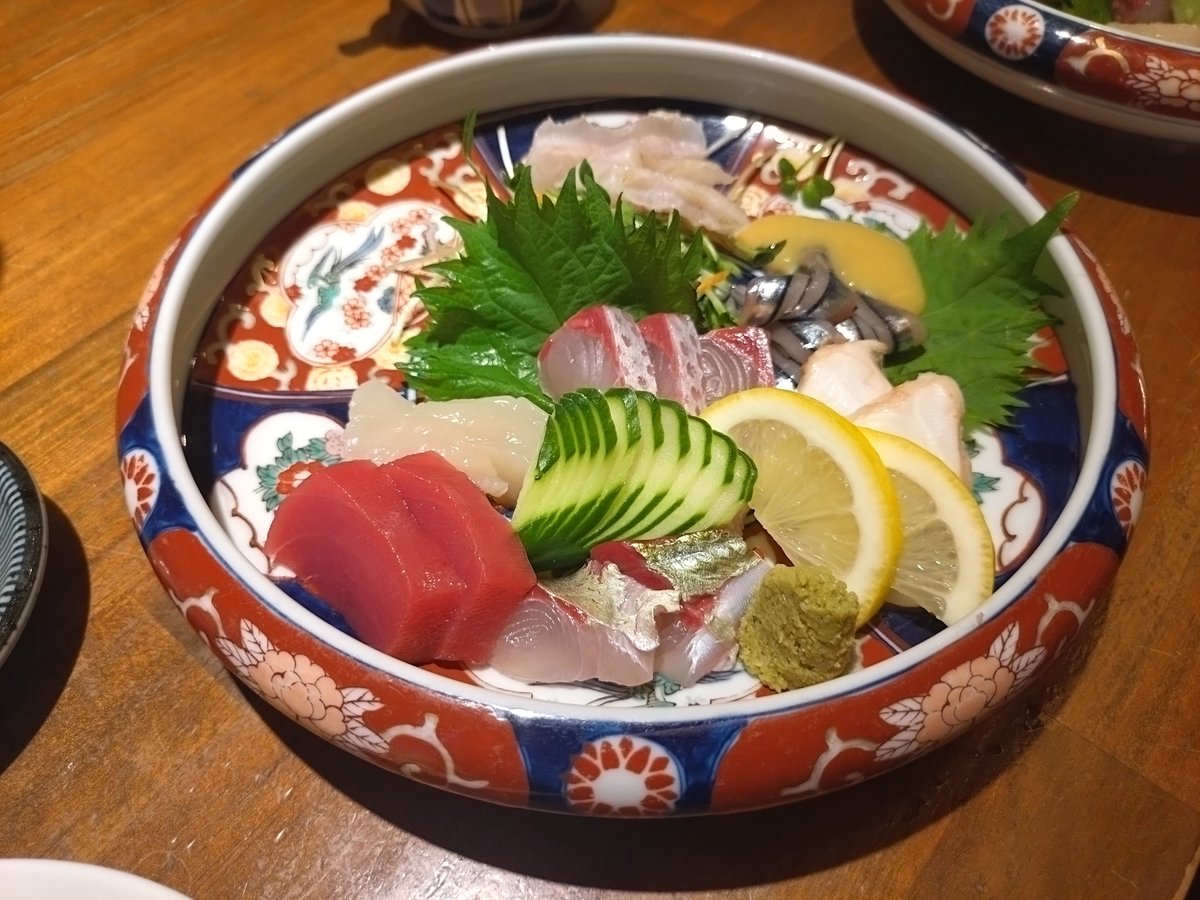 FujikoLiberatio's tweet photo. 明日はまた
違うお客様と同伴なんですが
以前、連れて行って頂いた呑さん
長崎のお魚は美味しいよ(˙˘˙ ﾐэ)Эぴちぴち
#呑 #長崎グルメ https://t.co/uZHd4feq59