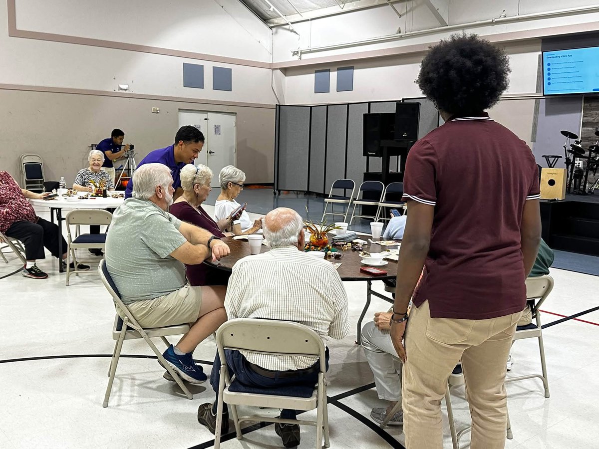 ulsystem's tweet photo. Through an @ATT Digital Literacy Grant, our students are helping community members build confidence with technology while developing leadership skills of their own. We’re grateful to AT&amp;T for investing in our students and communities! #DigitalLiteracy https://t.co/MzD5bHCYGM