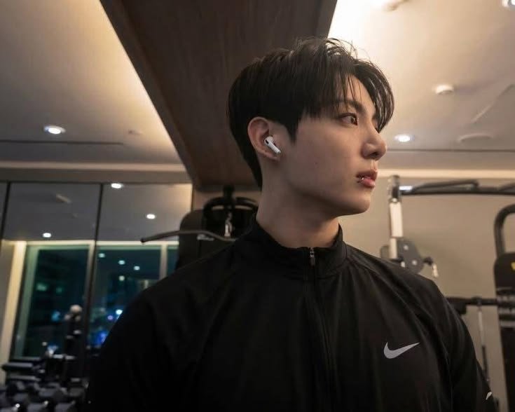 Vienaxd0's tweet photo. #taekookau recommendation

- tk au where Gio (JK) and Lucian (TH) are high school rivals who became roommates. And they pretended to be fake boyfriends.

@ _.jenwrites on tiktok 💗 https://t.co/EJ6tSLC8hj
