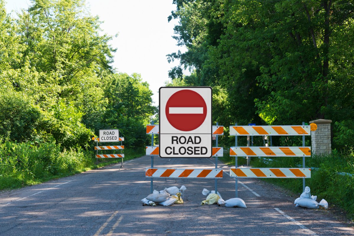 TownOfFortErie's tweet photo. Mon, Sept 28th, 2026 - The Town of Fort Erie Roads Division has closed Nigh Rd from Dover Rd to Rosehill Rd, Nigh Rd from Rosehill Rd to Buffalo Rd &amp; Rosehill Rd from Highway 3 to Ontario Dr, until 4:00 pm. There will be access for Emergency Services. https://t.co/7XxhcyAsiS
