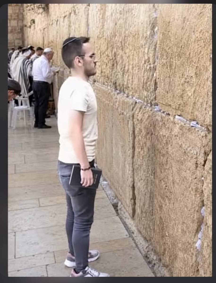 LAVUKEFENDI's tweet photo. Zımpara yapacak delik arıyor
#israil #samsungadam #iphoneadam #mustafasözen #biscolota https://t.co/DYDBo9R6vV