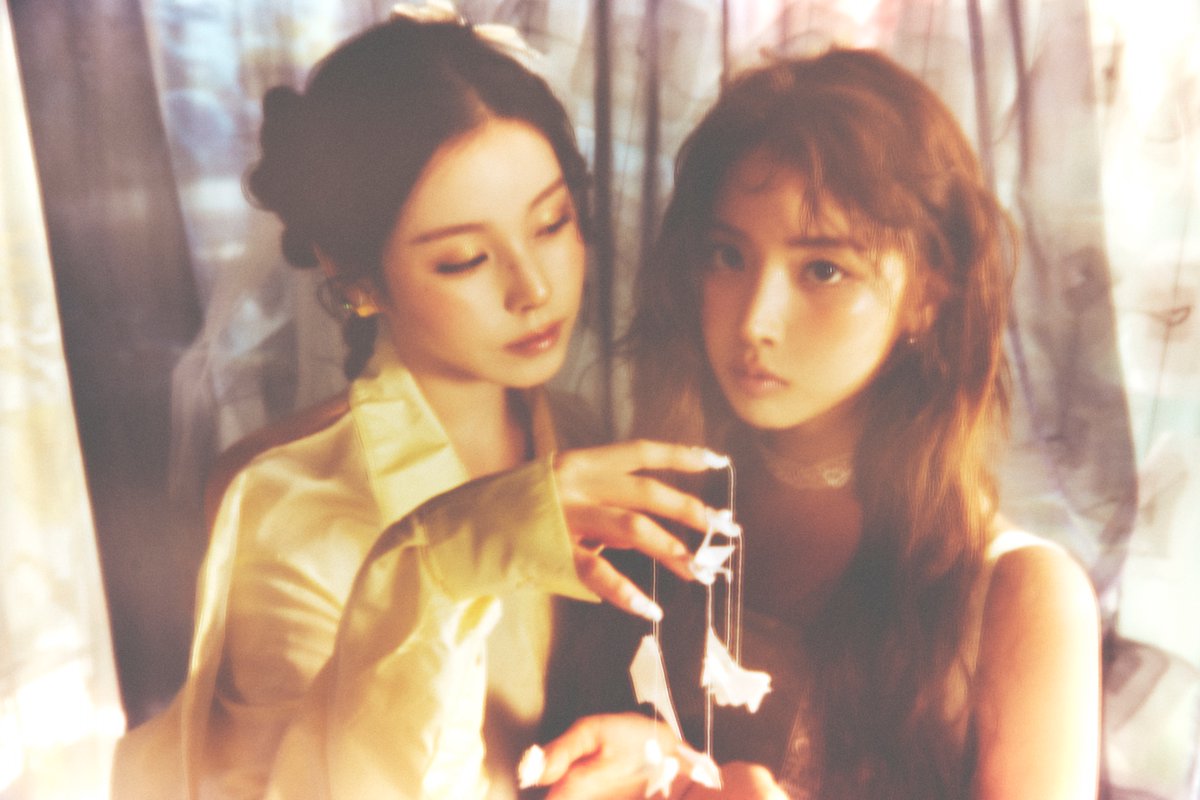 NMIXX_official's tweet photo. NMIXX(엔믹스) “Strange Muse” Concept Photo: Muse Ver.
#지우 #JIWOO #규진 #KYUJIN

NMIXX 6th EP “Strange Muse”
➫ 2026.10.19 6PM (KST)

🏹 Pre-Save &amp; Pre-Add &amp; Pre-Order
https://t.co/2UboQIgim3

#NMIXX #엔믹스
#Strange_Muse
#긴소원 #BirthdayWish
#긴소원_BirthdayWish https://t.co/gDI9BtuR47