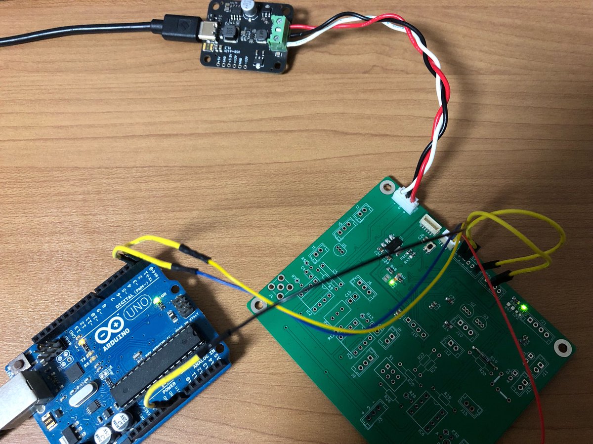 s_works2013's tweet photo. 自作基板のマイコンでPCと通信できました。これで開発の峠は越えた気がします。 https://t.co/Np99iX18F8