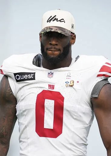 PolymarketBlitz's tweet photo. 🚨 NOTABLE NFL INJURIES FROM YESTERDAY:

• De’Von Achane — Knee
• Justin Jefferson — Ankle
• Baker Mayfield — Dislocated Thumb
• Breece Hall — Thigh
• Mike Evans — Rib Strain
• Trent Williams — Stinger
• Brian Burns — Knee
• Travis Etienne Jr. — Hamstring
• Leo Chenal — Neck
• Jack Bech — Broken Forearm
• Christian Barmore — Shoulder
• Jalen McMillan — Knee
• Dre Greenlaw — Quad
• Donte Jackson — Concussion