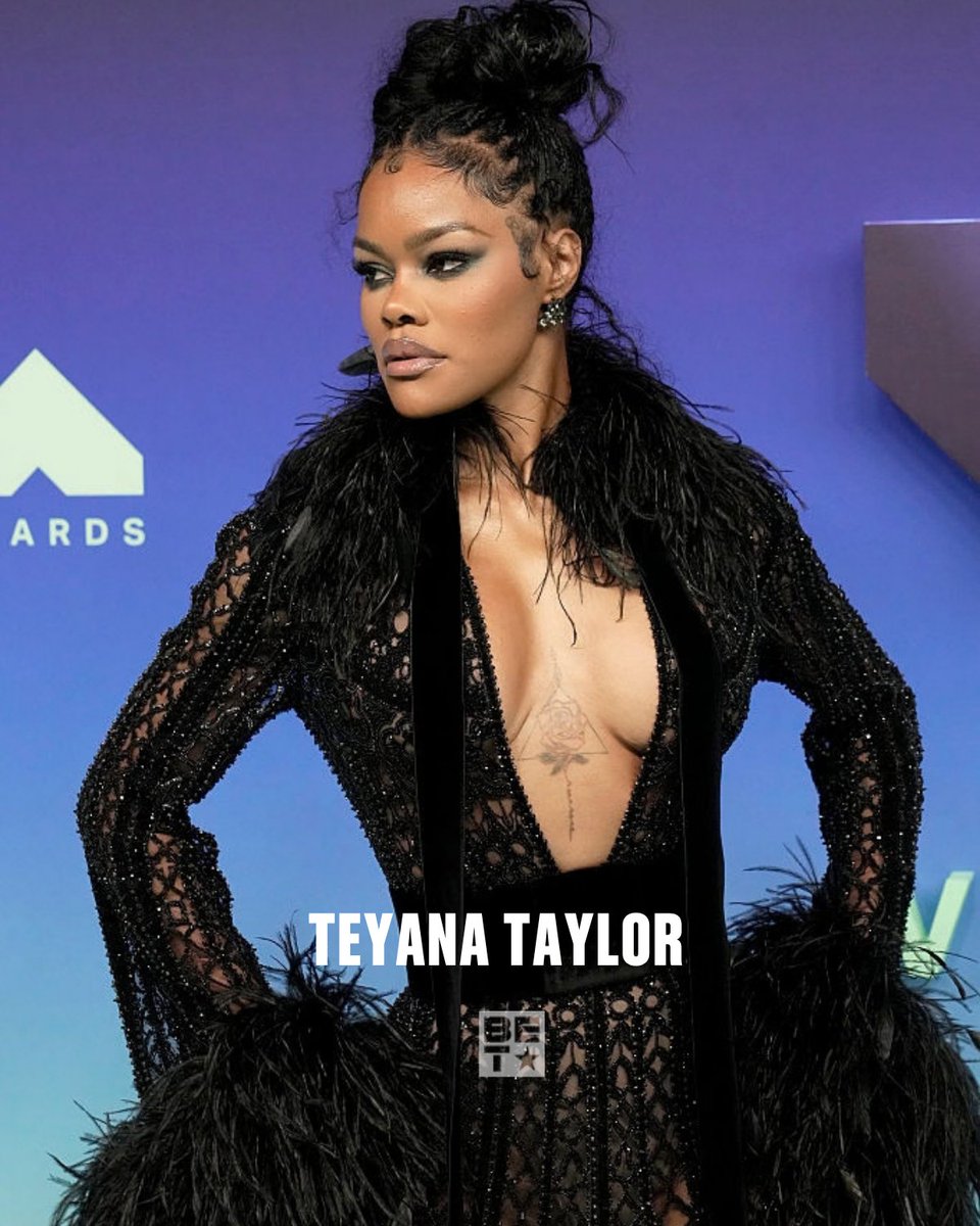 BET's tweet photo. Some of our favorite lookes from the #VMA's red carpet 🌹 https://t.co/mD4tp3F5oq