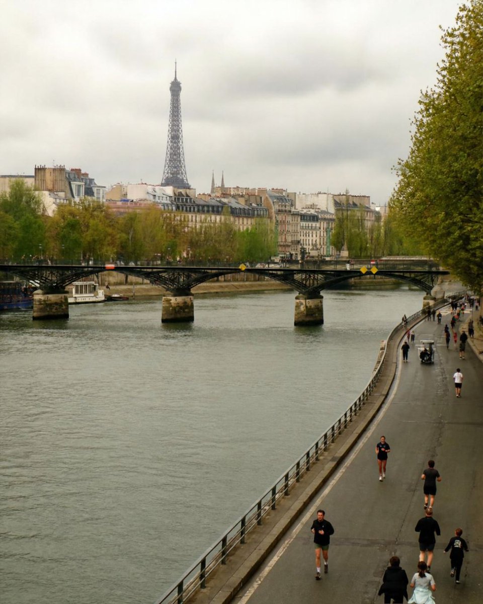KODAKPIXPRO's tweet photo. A day in France 🥖🇫🇷
.
.
.
.
📸 Photos: IG @barretogenesis
✨ Shot with KODAK PIXPRO FZ55
#KODAKPIXPRO #Photography #DigitalCamera #PointAndShoot #France https://t.co/38jjv64T3v