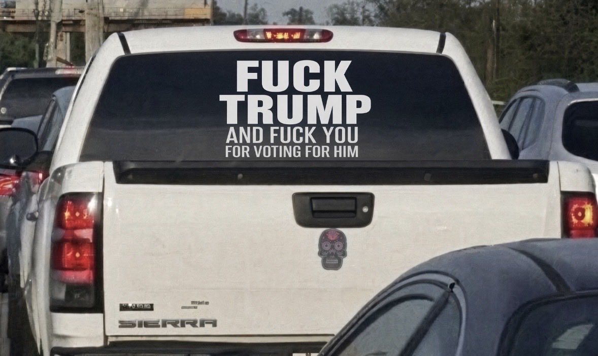 BrittanyinTexas's tweet photo. Who agrees with the driver of this truck? https://t.co/YLOcQnfK1c