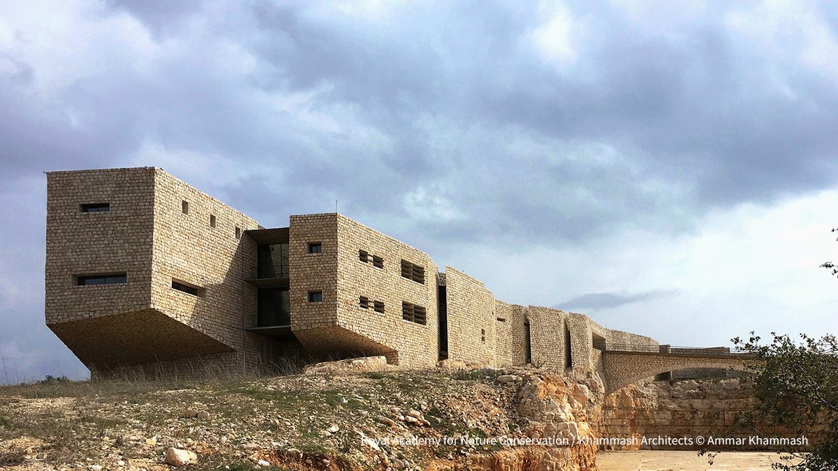 ArchDaily's tweet photo. Amman’s architecture reflects a city shaped by migration, local stone, and layers of cultural history. From traditional forms to contemporary projects, how does a city’s architecture reveal the people and histories that have shaped it?

Follow the link to read more about this topic: https://t.co/aWfdmp04tB