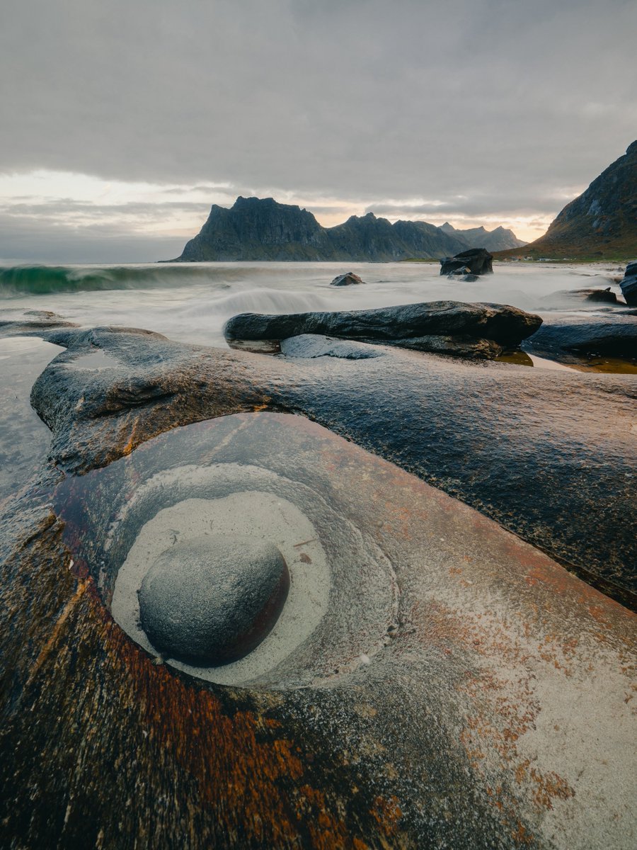 flower6260's tweet photo. Lofoten Island, Norway https://t.co/WlBUqsEnbH