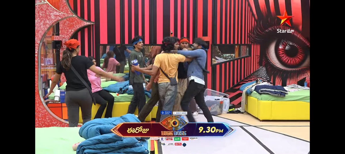 karmahityouhard's tweet photo. Red card ivvali !! Ilanti valani show lo ne unchodhu...

He literally became physical on #Thrigun

Wtf is this ? And bb is allowing such behavior??

Psycho gadu 

#BiggBossTelugu10 https://t.co/EpeRbWBUdo