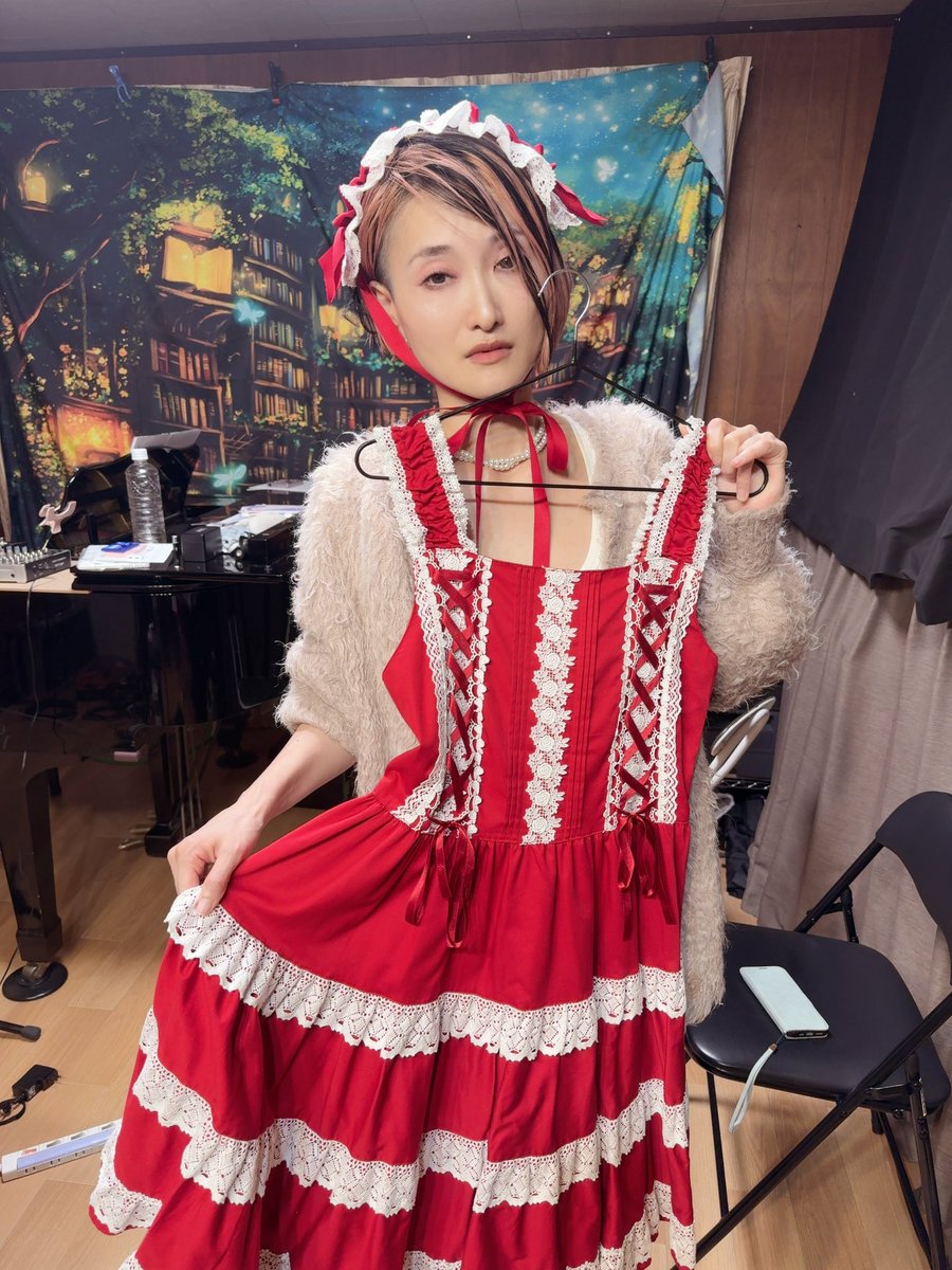 JazzLapin821's tweet photo. 村田家に来たコロムアーティストは、強制的にこうなります🎀
#コロム #ロリィタファッション

@guitargirl0119 

似合いすぎるんだが。 https://t.co/WYKYIFOtnq