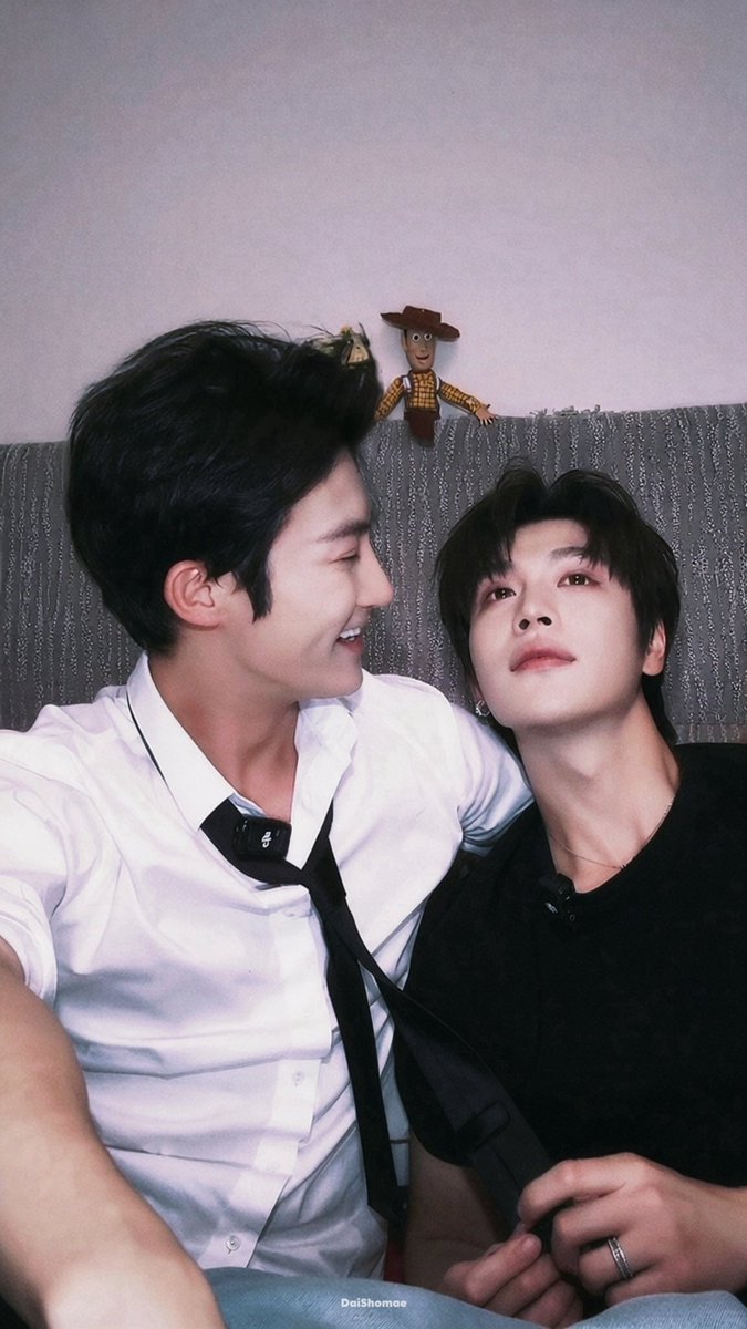 Chemi_Jean's tweet photo. เจอคลอเคลียแบบนี้  ใครไหวไปก่อนเนาะเพราะพี่กุไม่ไหวแล้วววว  555555555555 https://t.co/lXNVhbHjR4