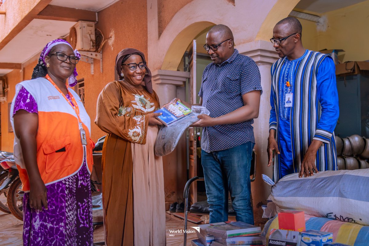 WVMali's tweet photo. Dans le cadre du projet Nexus, nous avons remis des fournitures scolaires au Service local de la Promotion de la Femme, de l’Enfant et de la Famille de Mopti au profit de 200 élèves vulnérables, afin de faciliter leur maintien à l’école.
#Education
#Nexus
#EducationPourTous https://t.co/rG0CGbHj2H
