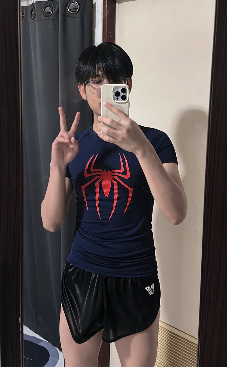 ky0n2x's tweet photo. วันนี้เป็น🕷️ https://t.co/6LG9l0kT9U