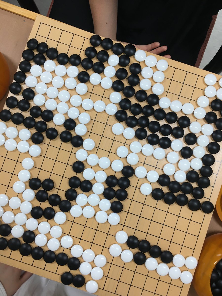 nonsumv's tweet photo. 오늘의 둑바
순장바둑 둬봤는데 이거 유행추진합니다
모두가 나랑 순장바둑 한판씩 둬줘야돼 https://t.co/pJsZEVPXxL
