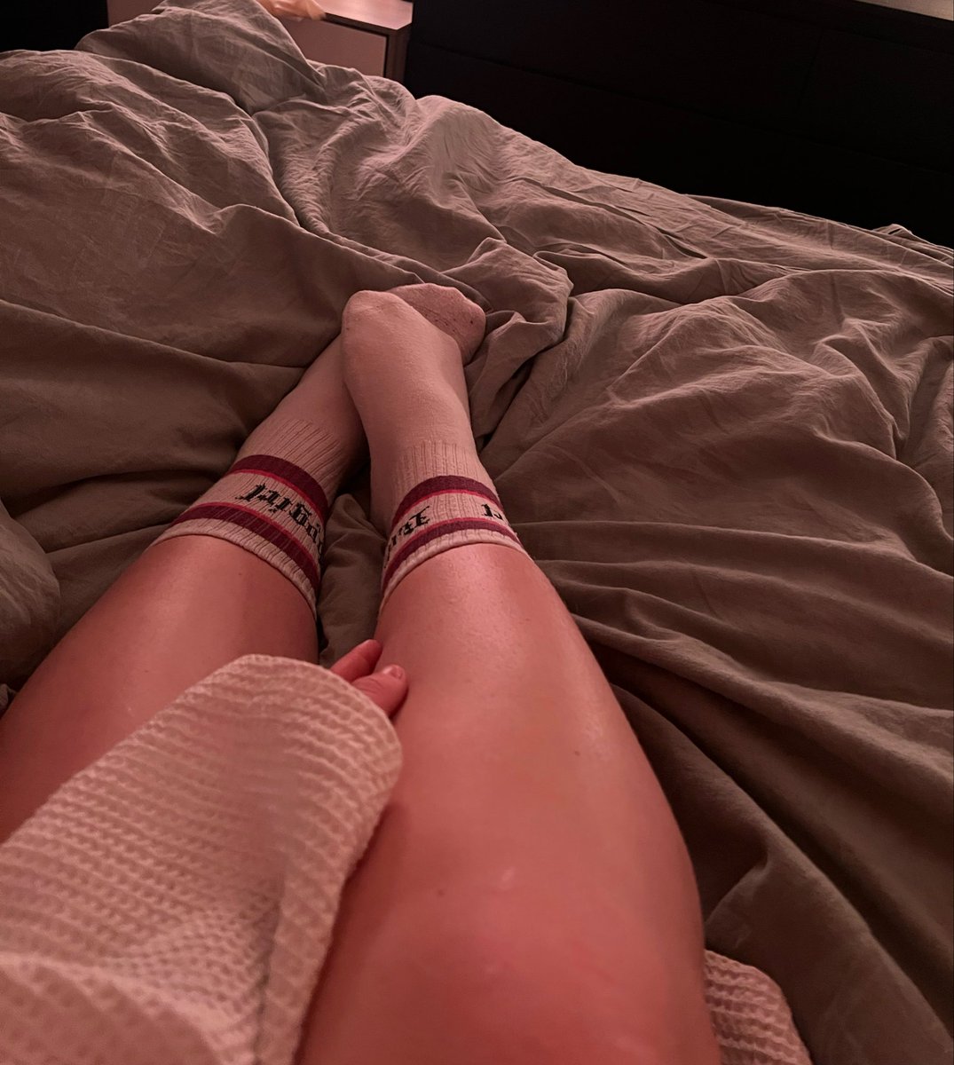 AlissaDevul's tweet photo. Happy because I realized it says babygirl on my socks🥰🤭💞 

#happy #feet #socks #babygirl #thick #young #girl #wornsocks #usedsocks #oldsocks https://t.co/R4fcD9Rgkf