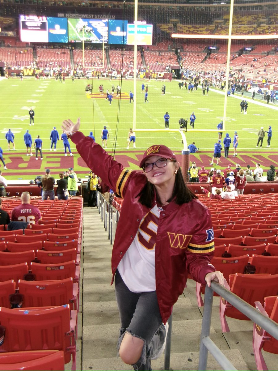 ItsIzzyMania's tweet photo. A very happy Victory Monday to my Commander BFF’s from the girl who watched the Seahawks absolutely annihilate us last season! 

This win was for her! #HTTC 😆♥️💛 https://t.co/Imlx7komlk