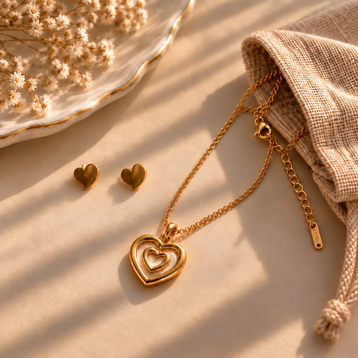 Zelvomart's tweet photo. A little gold, a little love, and effortless elegance. 🤎✨
Meet your new everyday favorite from ZelvoMart.

#ZelvoMart #Jewelry #GoldJewelry #MinimalJewelry https://t.co/uXKrxMVFVv