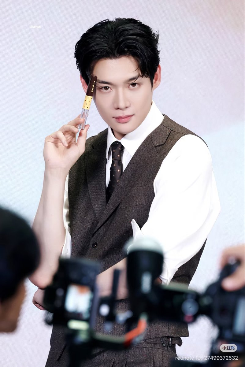 Nhi7cute's tweet photo. "He is the gentle breeze of a golden autumn afternoon—quiet, elegant, and deeply comforting." 🪽🍁🍂

WE STAND WITH KIM YOONSIK
#KIMYOONSIK #KIMYOONSIKSHINES￼ https://t.co/3GEuIYy6qP
