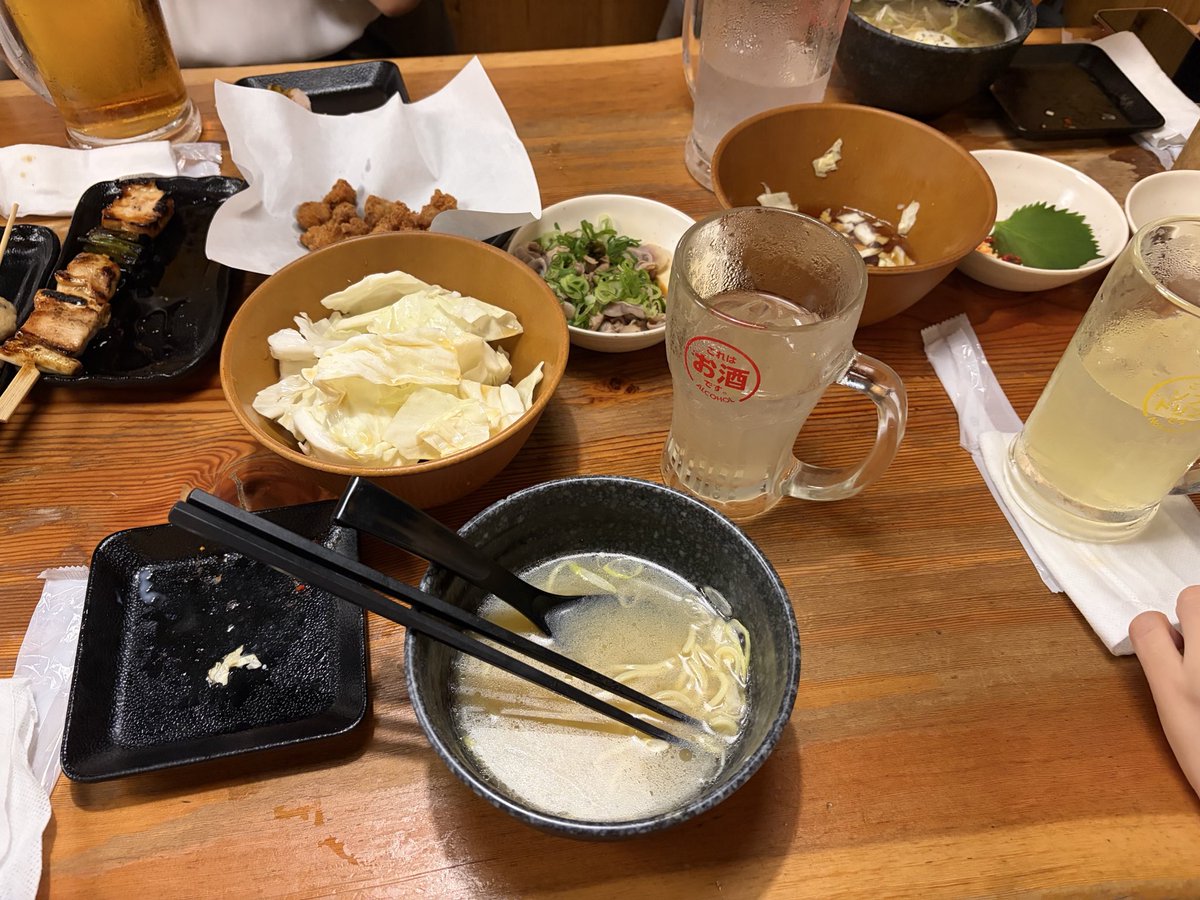 umeno_pic's tweet photo. 最近食べ過ぎ！まじで食べすぎ！
明日からは気をつけよ...🦍 https://t.co/5CRZdAy4HP