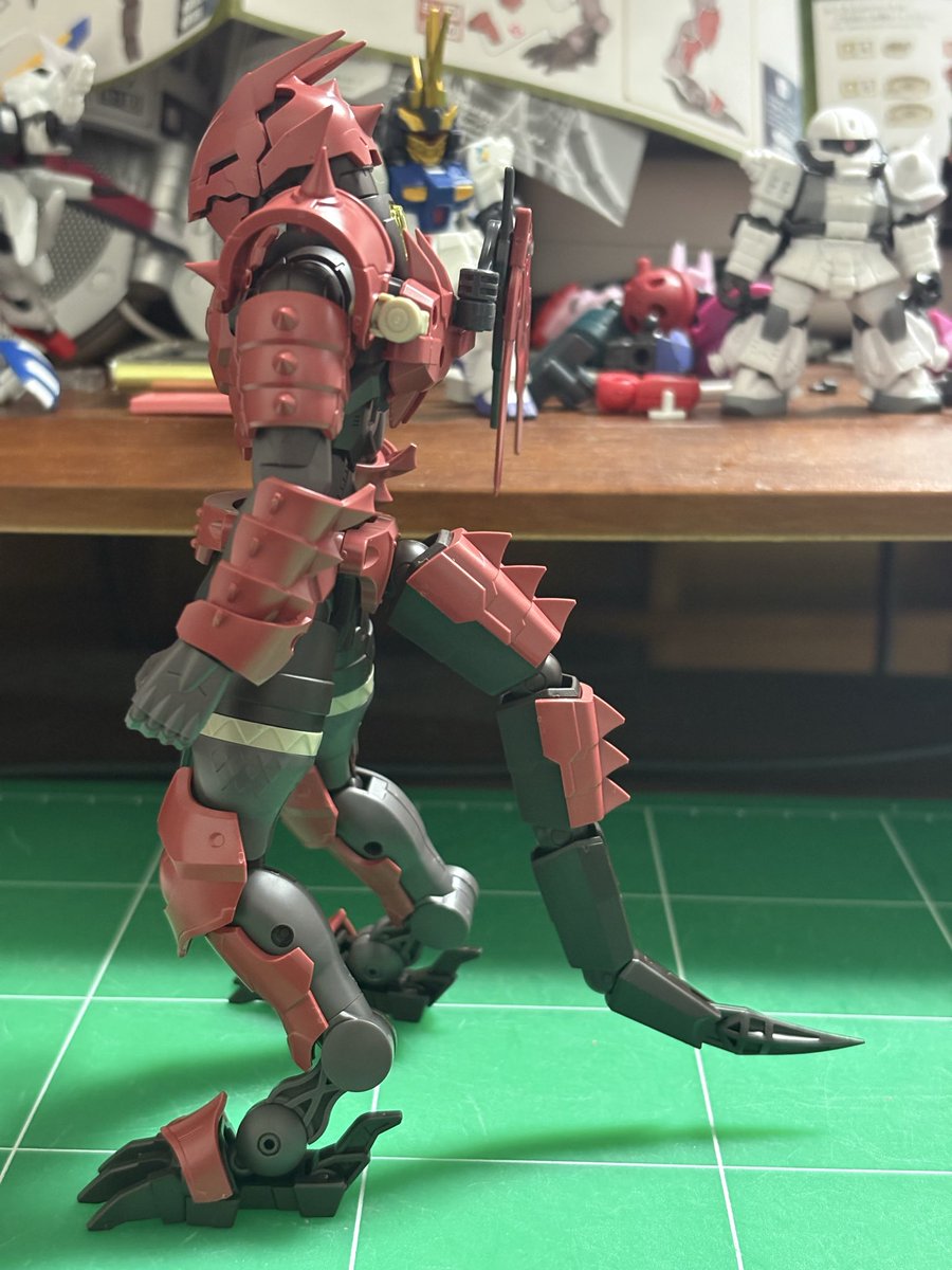 mikkun24_'s tweet photo. 昨日の続き模活
ドラゴニアナイト完成〜
肩アーマーと羽でアシンメトリーになっているのね、カッコいい!
武器もゴツい剣が2本付属
慣れない手持ちポージングもやってみたw
次はロードや〜
#30MF
#30ML https://t.co/xwWRD5Pbxp