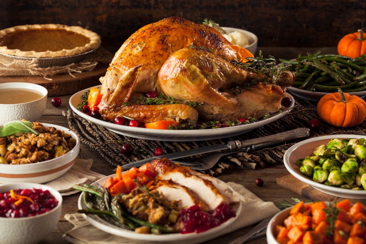 echo_leroy__763's tweet photo. [ Holiday feast alert! Tender roast turkey with stuffing, cranberry sauce and pumpkin pie is here to warm your table this festive season. Don’t miss our limited-time special set only $29.9!]， https://t.co/Gfs7zpZfTH
