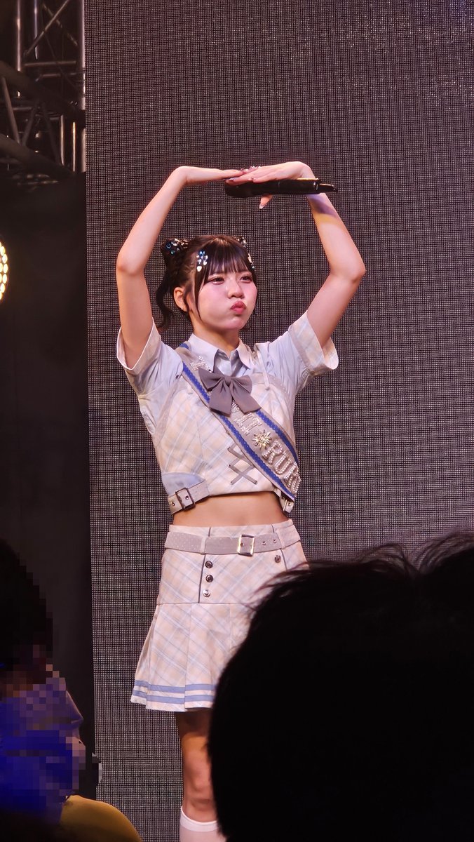 magic710728's tweet photo. これぞワンマンライブ！
っていう激アツ、爆沸きライブ！
ばーか楽しかった！！
オタクの皆さんも優しくほんまに天才です。るるさんの色々交換してくださってありがとうございます！！！
今日のガチャ結果は後ほど、、笑
とりあえず爆勝ちです笑
初めてガチャ系で大当たり引いた！るるさんパワー、？ https://t.co/EvMO902R5N