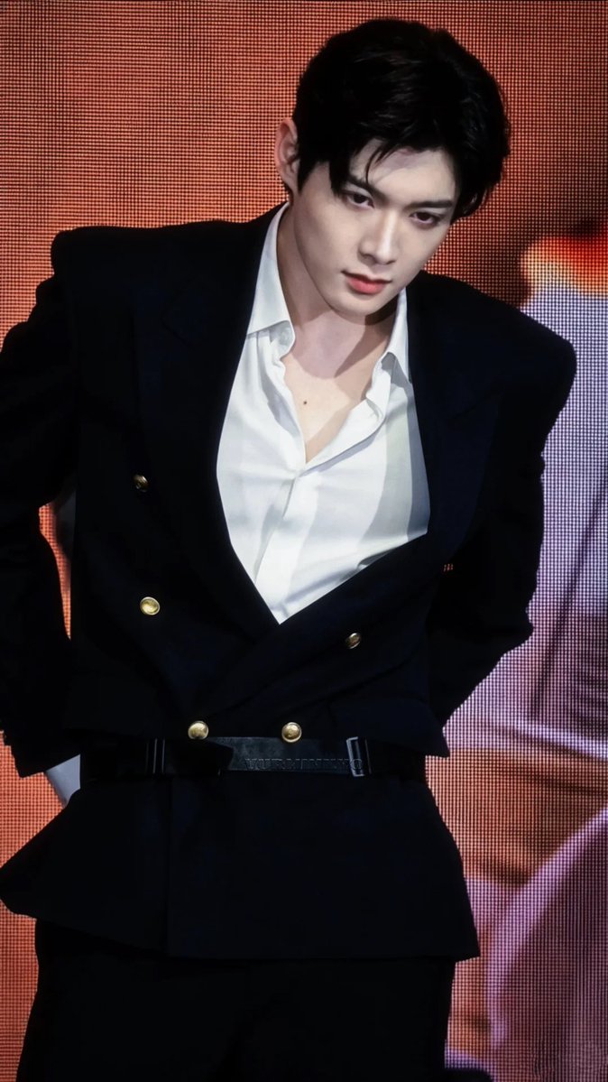 __kimpossible98's tweet photo. Ngày hôm nay ta cùng hân hoan nơi đây, Mọi người bên nhau ta hát chúc kys sẽ sớm đạt được ước nguyện,  mọi việc suôn sẻ 

WE STAND WITH KIM YOON SIK
#KIMYOONSIKSHINES 
#KIMYOONSIK https://t.co/2tVaqQ48Uo