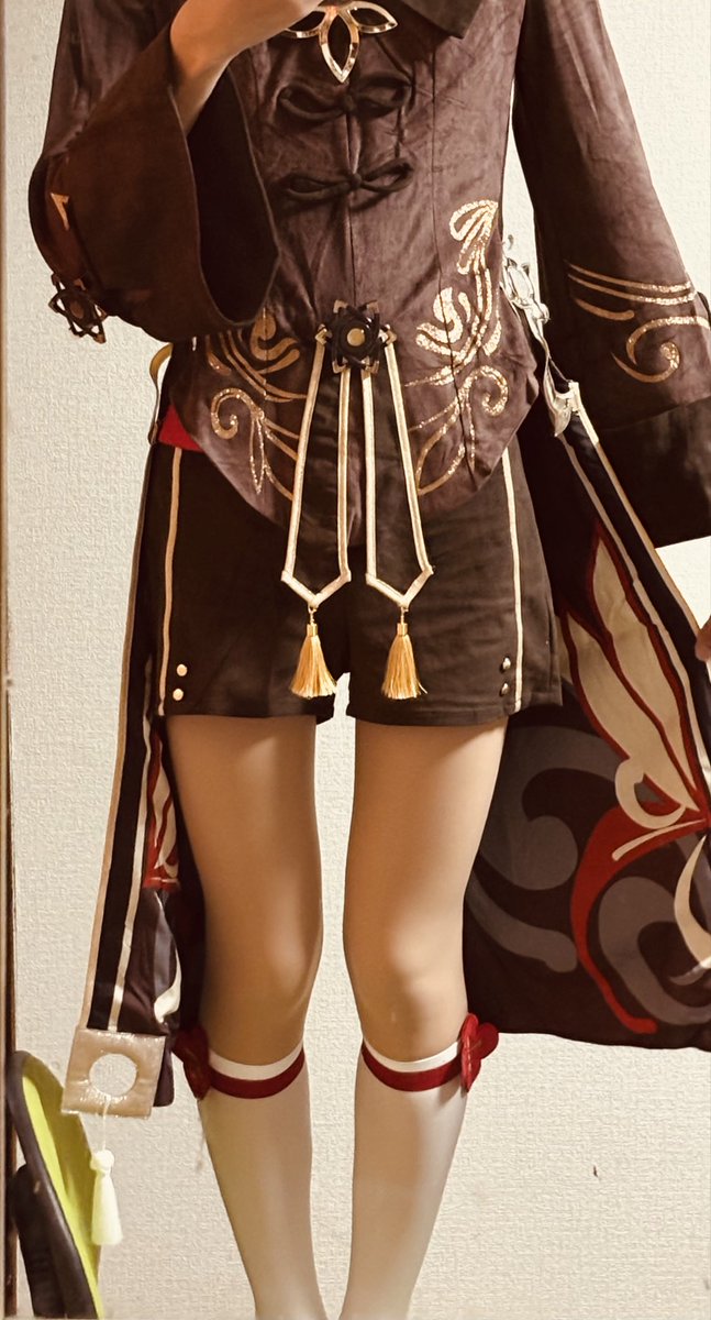 sk_ra001's tweet photo. 【※実写】
胡桃の服が届いたからお試しで着てみた！

Mサイズで頼んじゃって小さいと思ったけど案外行けた(´・ω・｀)
ウィッグが、やばいね、セットしないといけないやつだった あともさもさすぎ( ᐙ )

これは色々研究だな(´-ω-) https://t.co/5MzeQsv2ST
