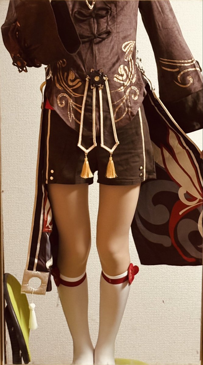 sk_ra001's tweet photo. 【※実写】
胡桃の服が届いたからお試しで着てみた！

Mサイズで頼んじゃって小さいと思ったけど案外行けた(´・ω・｀)
ウィッグが、やばいね、セットしないといけないやつだった あともさもさすぎ( ᐙ )

これは色々研究だな(´-ω-) https://t.co/5MzeQsv2ST