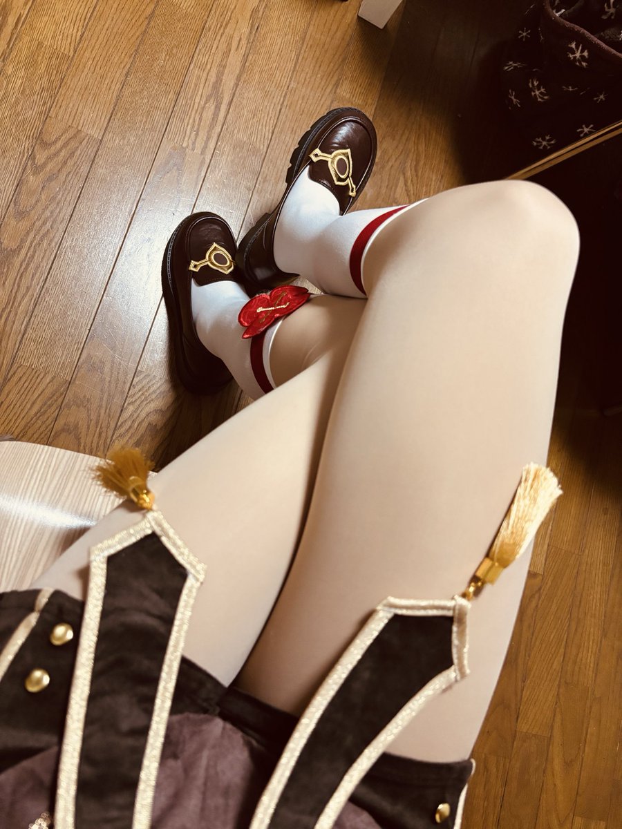 sk_ra001's tweet photo. 【※実写】
胡桃の服が届いたからお試しで着てみた！

Mサイズで頼んじゃって小さいと思ったけど案外行けた(´・ω・｀)
ウィッグが、やばいね、セットしないといけないやつだった あともさもさすぎ( ᐙ )

これは色々研究だな(´-ω-) https://t.co/5MzeQsv2ST
