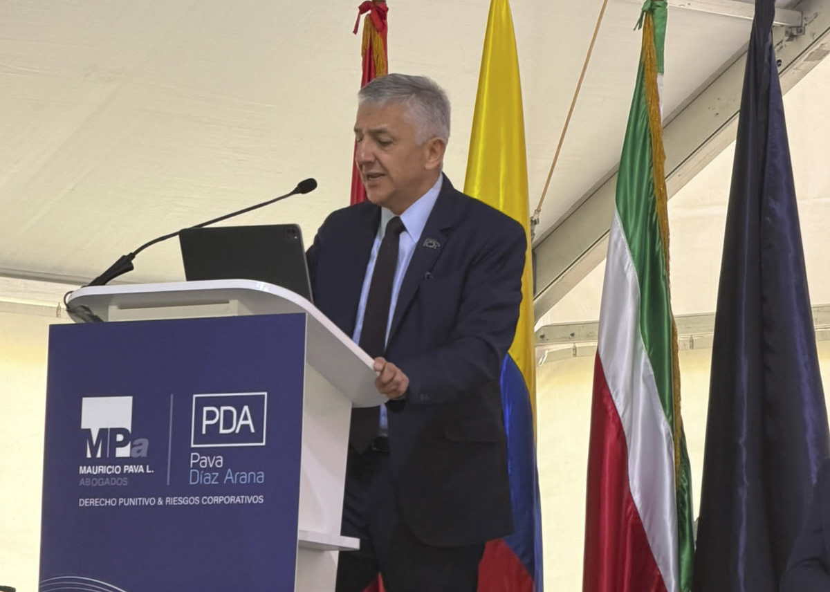 IIBDP's tweet photo. 📚Presentamos “El Derecho Procesal Civil en Iberoamérica”, obra fruto del trabajo conjunto entre el @I_C_D_P  y nuestro Instituto.
La presentación estuvo a cargo de sus presidentes y coordinadores de la publicación, @ucanosas y @SantiagoPCampos.
#DerechoProcesal #Iberoamérica https://t.co/MZKggGzAna