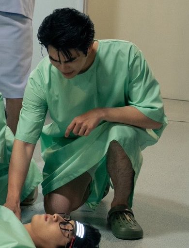 dpentm's tweet photo. เขียวตั้งแต่ชุดยันรองเท้า ฮีเลือกสีชุดเองปะ555555555 #Jetlag2EP23 https://t.co/aWCsQlvGIe