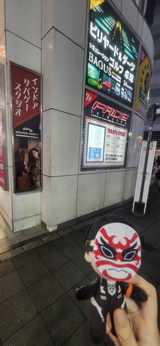 tszozyuki's tweet photo. 新宿face　ありがとうございました

隈取ポトレサイン会終わった後　エレベーター待ちしながら、軍団と幼なじみパペットで遊んでたら

高木さん通って　何人かの軍団に共犯者ですねって　声かけてもらえた😭 https://t.co/gMRB3yWZpc