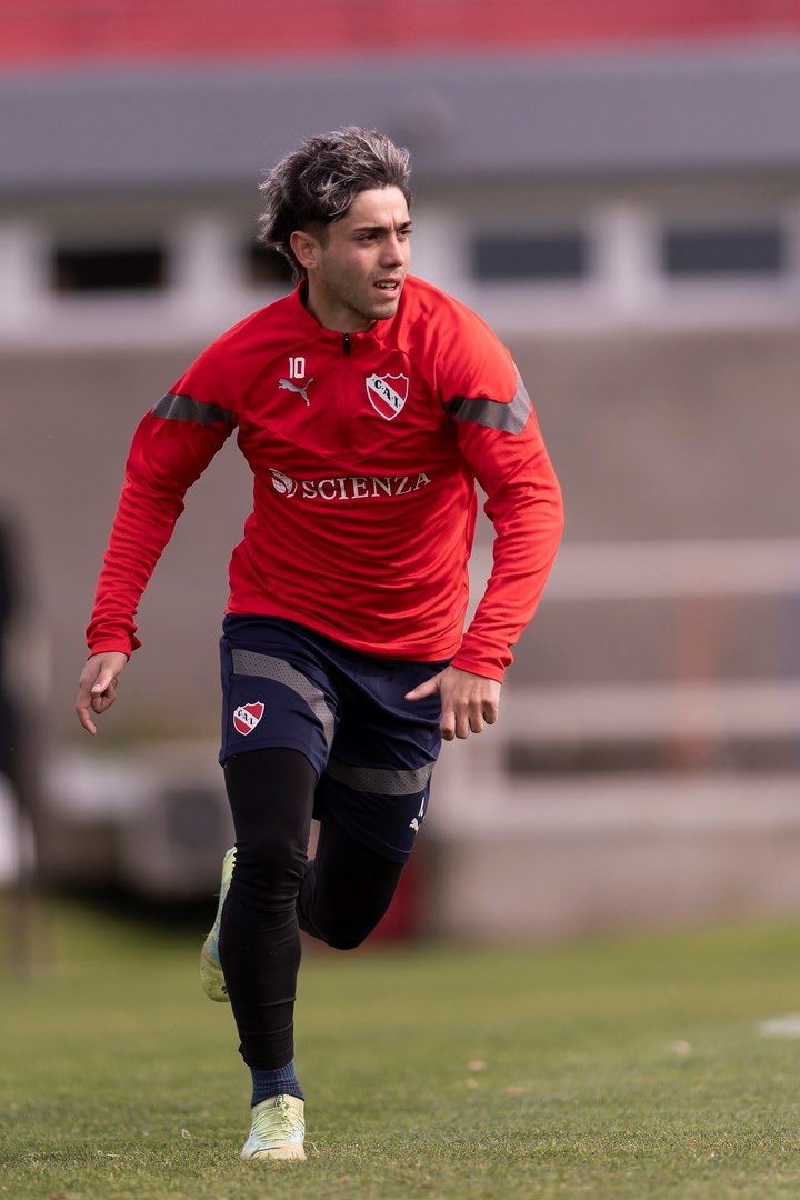 CapitanCali's tweet photo. @MotivacionesF Santiago Toloza y Luciano Cabral presentes por parte de @Independiente. https://t.co/haEuipC2T7