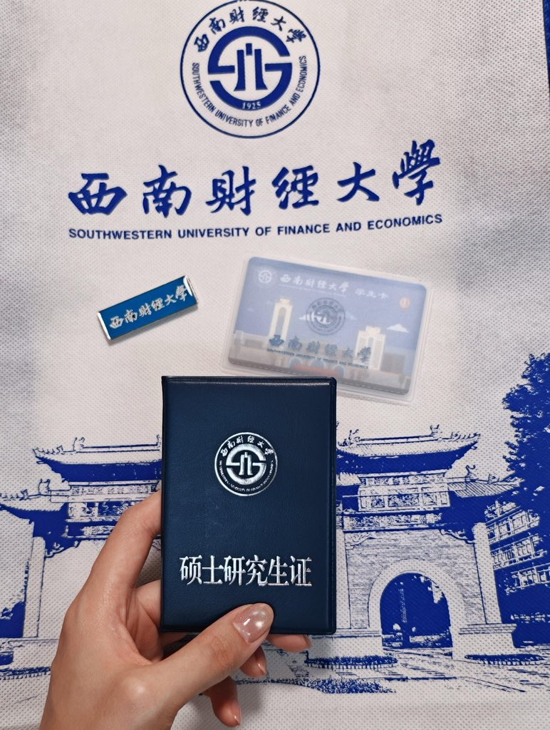 by78eTUKTNo1dm2's tweet photo. 本人21岁是名在校研一学生…

有人要锐评我的福吗？

1：看福    2：看🐻

Luo照  实况！！,看了别说黑就行…… https://t.co/15sEZsXoOs