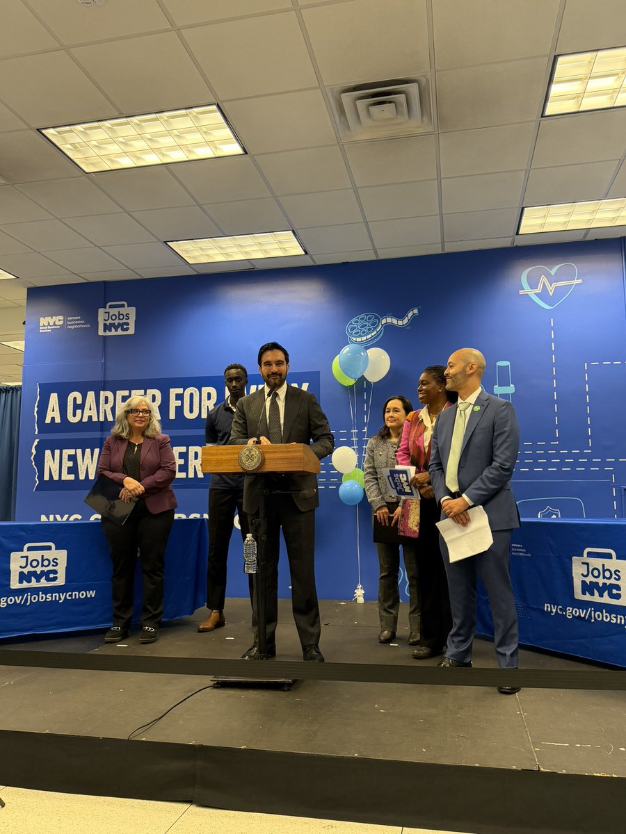 morganfmckay's tweet photo. .@NYCMayor is announcing the launch of the first in-person Jobs NYC Center in Manhattan.

It will offer workshops, trainings, agency hiring halls and job fairs. 

“And beginning on October 5th…get help filling out paperwork and applications, or connect with agencies…” https://t.co/fXcUA4Tw89