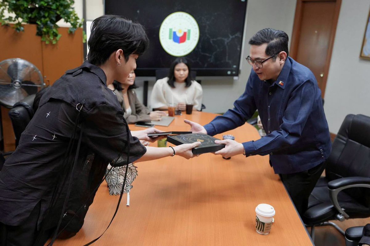 PhilippineStar's tweet photo. SEN. BAM, ANONG PAKIRAMDAM? 🤭

Senator Bam Aquino shared on social media his photos with SB19 following the P-pop kings’ visit to the Senate on Monday. 

Aquino sponsored Senate Resolution 545, commending SB19 for their historic performance at 2026 Lollapalooza in Chicago and recognizing their outstanding achievements and contributions to the Philippine creative industries.

The senator gave the group personalized bags from a social enterprise and surprised Pablo and Josh with a birthday cake. In turn, SB19 gifted Aquino with a “Simula at Wakas” photobook set. (Facebook/Bam Aquino)

WATCH: https://t.co/BLdhrHXFUC