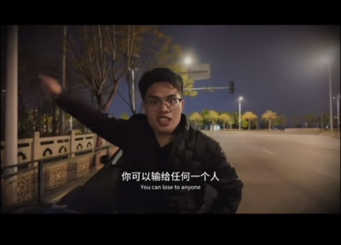 ipZXyo0AZd51612's tweet photo. 人处在什么情境下最想去操作？

一、看到别人都赚钱的时候，踏空心理

二、当自己连续成功之后，此时自信心十足

三、当自己大亏的时候，一心想要扳本

因此，当遇到这三种情况时需要时刻保持警醒，踏空总比亏💰好一万倍，机会每天都有，很多时候自己才是交易路上那个最大的敌人…………
#纪律 #交易 https://t.co/bVOrM0tUq8