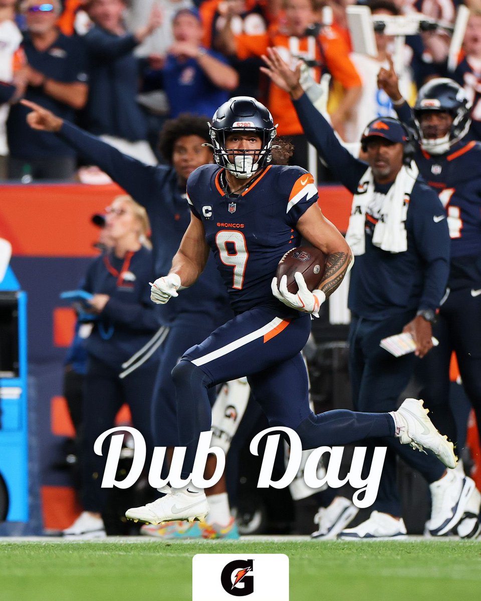 Broncos's tweet photo. Waking up with the W 🤩 https://t.co/idiq8qJwFe