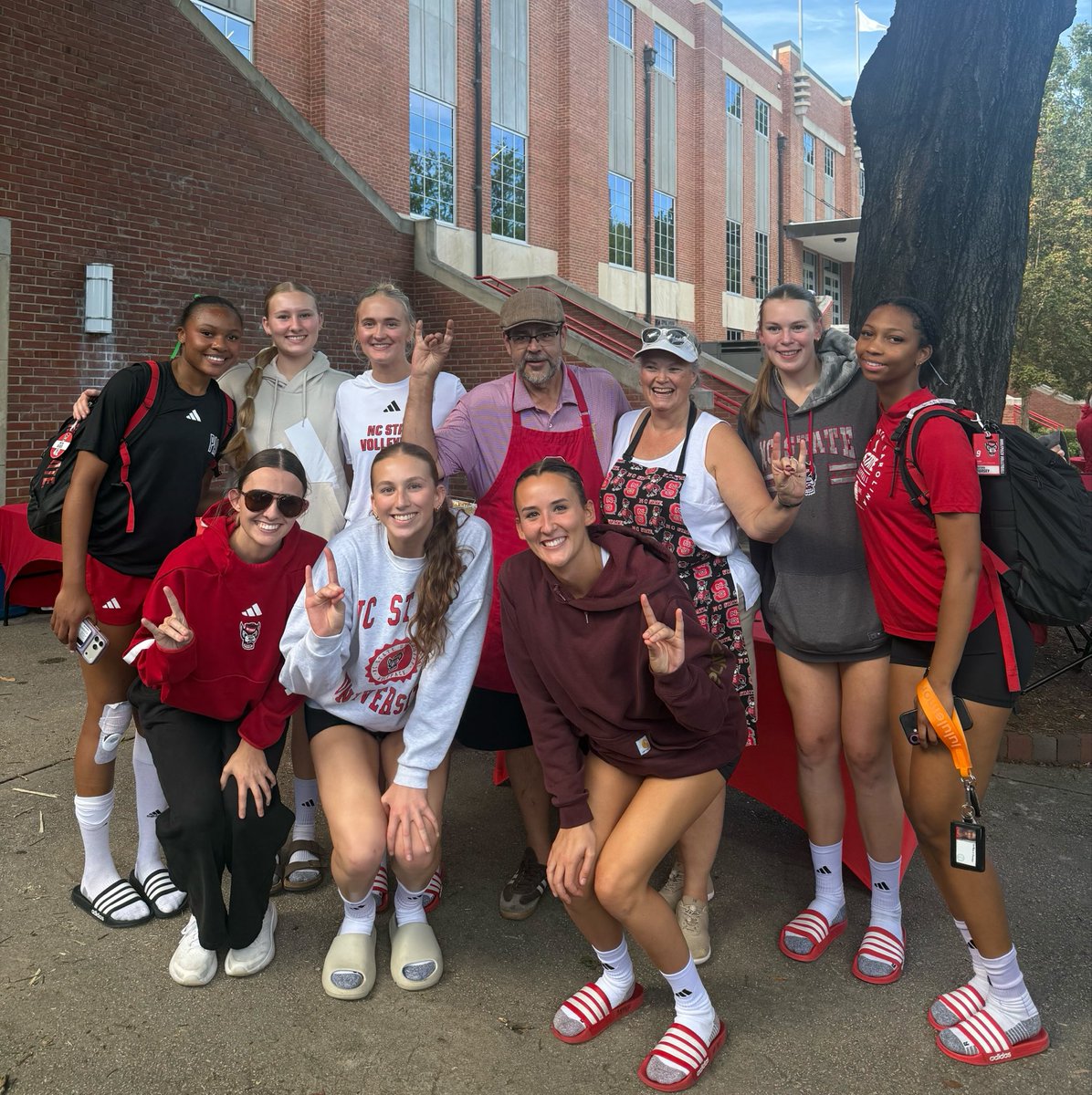 PackVball's tweet photo. Thank you to the Updegraves for hosting a post-match cookout for our team and families yesterday! https://t.co/8UlukuyvRW