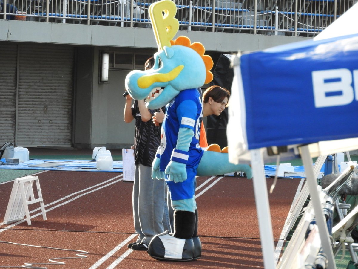 ked_six's tweet photo. 全方位へご挨拶するちゃかちゃん🙌🏻さすがだね！ https://t.co/QtD1V35Wju