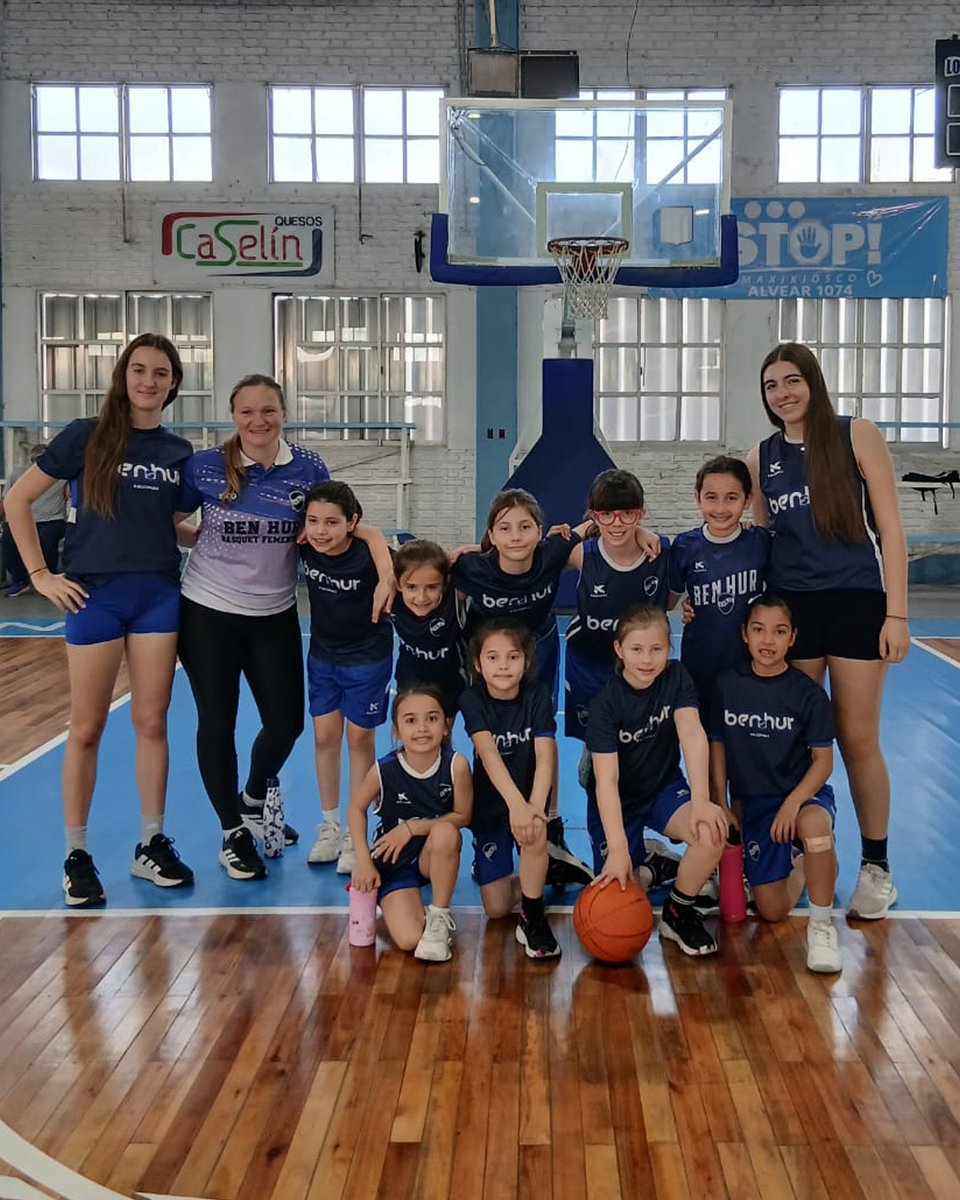 clubbenhur's tweet photo. 🏀 #FormativasARB. Este domingo, las #Lobas disputaron una nueva fecha del del torneo local. Como visitante, #BenHur enfrentó a Racing de San Cristóbal. También jugaron las #Lobitas de U9.
👎 U11 32-35
👎 U15 42-49
👍 U17 49-33
#VamosBenHur 🔵⚪🔵 https://t.co/P35sbDyRzm