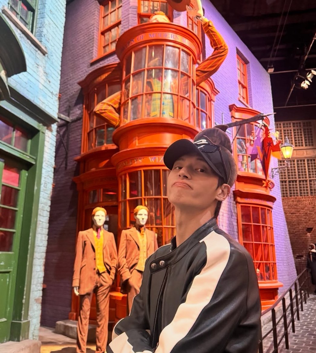 woosanges's tweet photo. thinking about how wooyoung said san takes interest in whatever he does so he can support his interests https://t.co/AtV2Dj1g2J